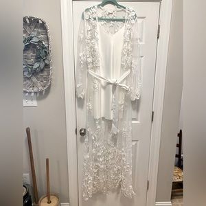 Le Rose Steffani floral lace slip & gown. Bridal portraits, wedding, honeymoon